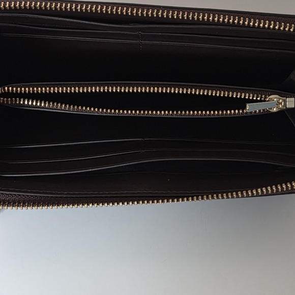 Coach Brown ZipAround Wallet EUC - Picture 9 of 14